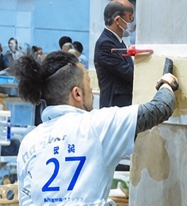 第33回全国技能グランプリ 壁装職種での競技の様子